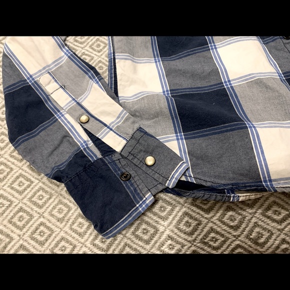 Hollister Button Down Shirt - Picture 3 of 6